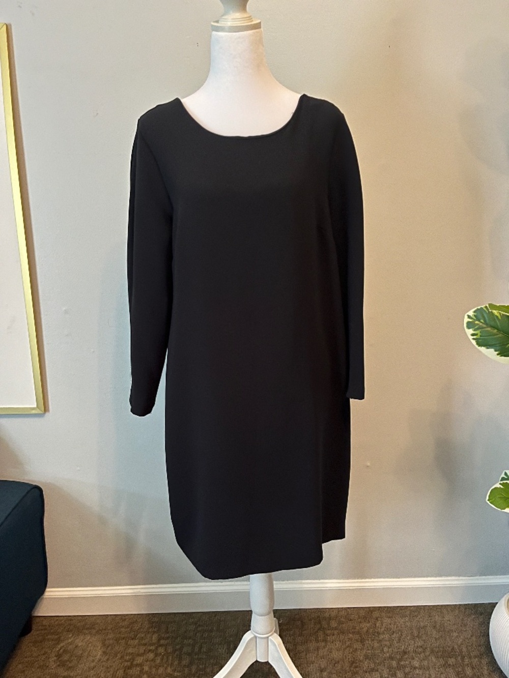 Nicole Miller New York Black Shift Dress Sz 10 Long Sleeve Boat Neck Midi